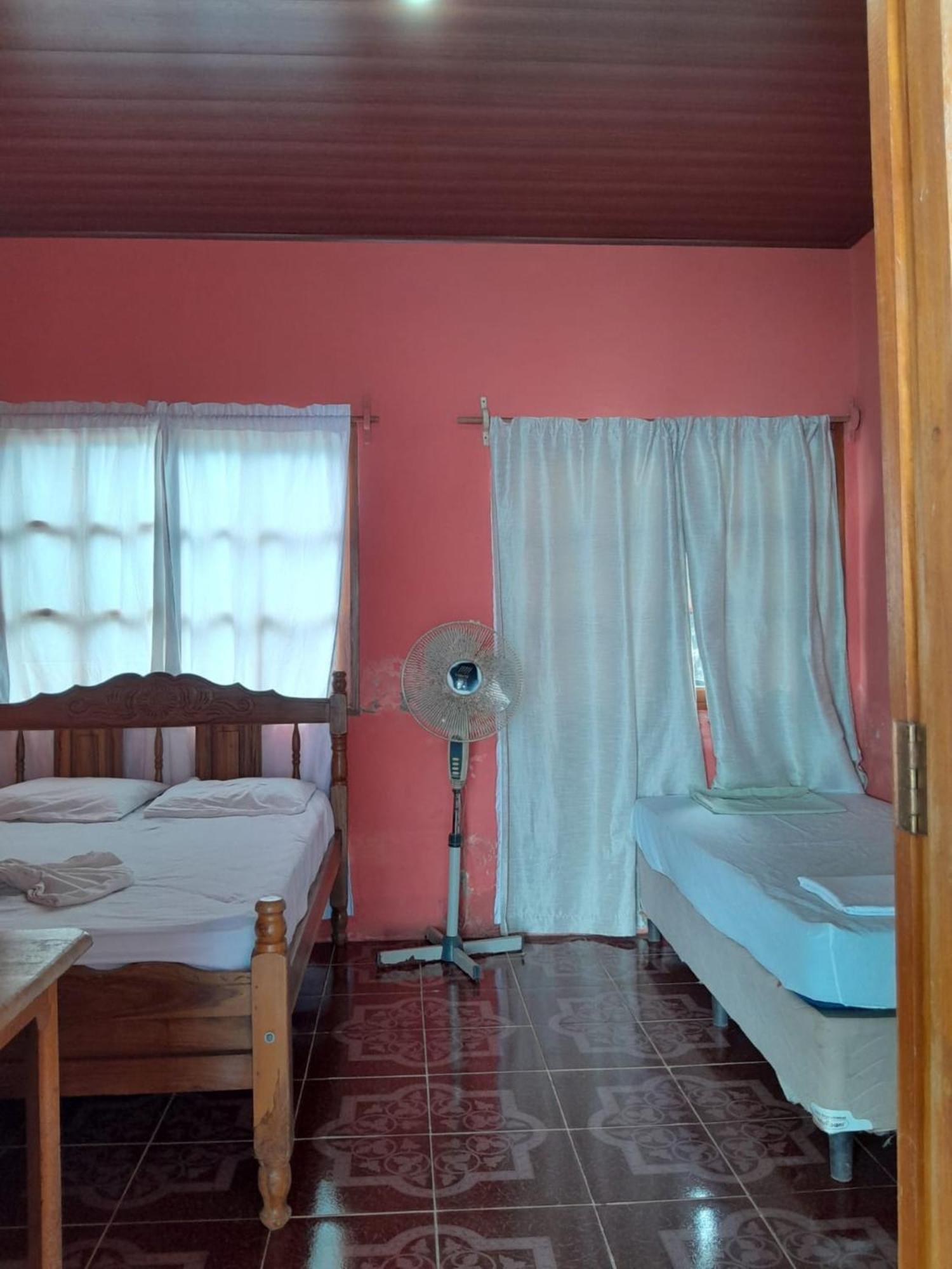 Hostel Los Chocoyos Mérida Extérieur photo
